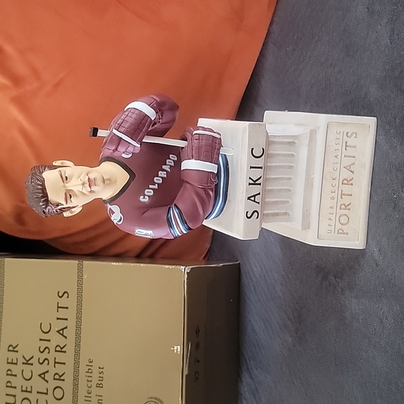 Joe Sakic Avalanche player #19 plague - Picture 1 of 10